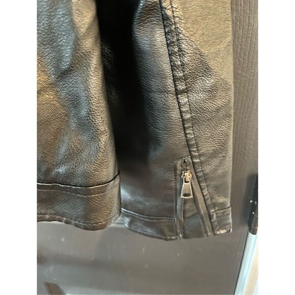 Neufigr Men's Faux Leather Jacket Winter Warm Faux Fur Lined Motorcycle Coat - Picture 6 of 8